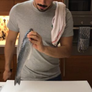 سيباس على حمسة بصل وثوم و مكوّن اخير اسمه شمر او شومر fennel و بالمغرب العربي اس