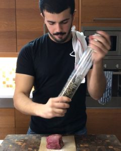 واغيو تندرلوين . تنشق بالقفشة و تنقرم ما تنعلچ