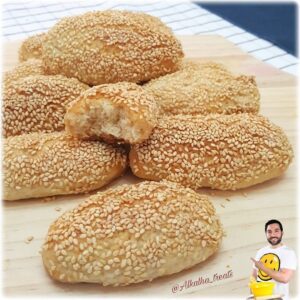 《كعك بالحليب والسمسم》