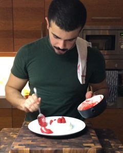 بناكوتا . محلبية ايطالية لذيذة و سهلة و سريعة حلاتها باردة