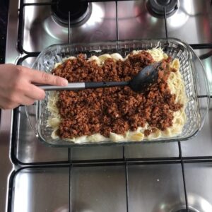 معكرونه بيشاميل باللحم