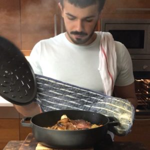 كتف خروف بالفرن خمس ساعات على حرارة ١٥٠ . لذيذ و سهل
كَـوَّدتـهُـم في جدر و بال