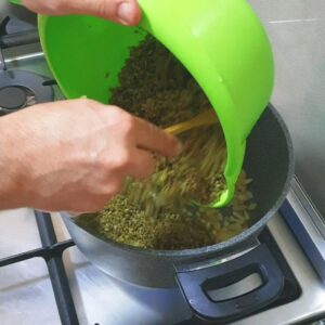 《دجاج وفريكة》