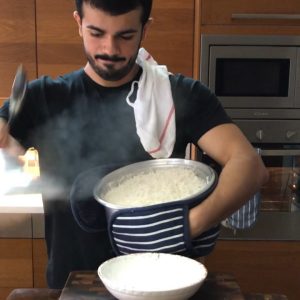 قصصت صدور دياي و قلبتهم مع ثوم و زنجبيل وملح وزيت زيتون شويتهم و رفعتهم . تالي ح