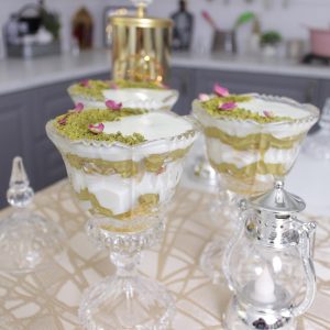 محلبيه الفستق والبسبوسه