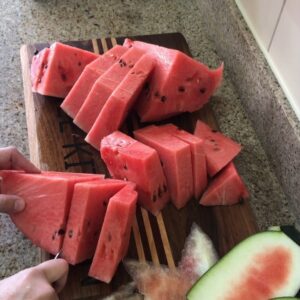 تقطيع البطيخ