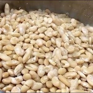 مرقة لحم بالفاصوليا البيضه