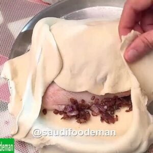 العجين مع الدجاج المخبوز