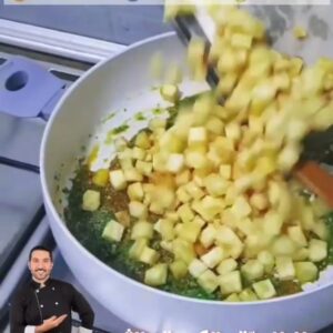 《بطاطا حرة بالثوم والكزبرة》