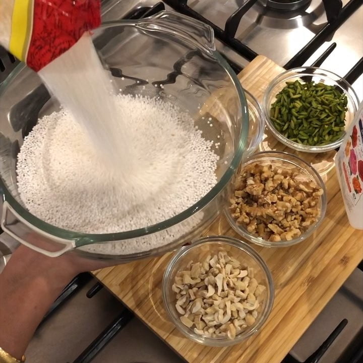 ساچو  بطريقة إختي .
أول مره أسوي الساجو .
يصير تتقعونه قبل طبعا.
انا ما نقعته بص