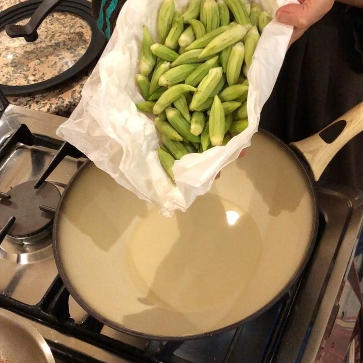 مساء الخير متابعيني الغاليين
اليوم طبختي جدا لذيذة سهله تعتبر صحية .
الزيت اورج
