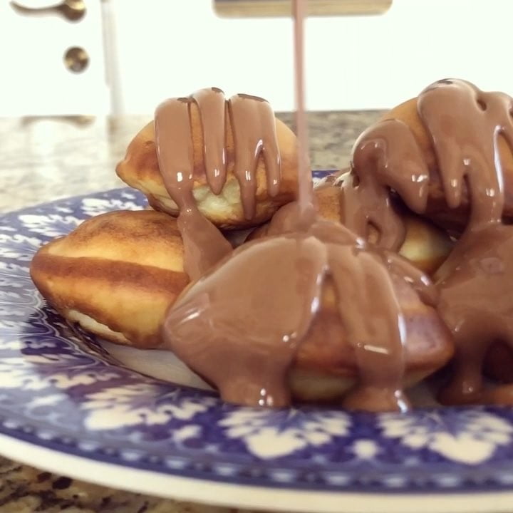 Mini pancakes with chocolate!
Sometimes we need to break the RULES..
.
مقادير ا