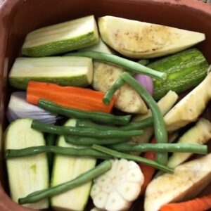 دجاج مع خضار بالفخاره ورز