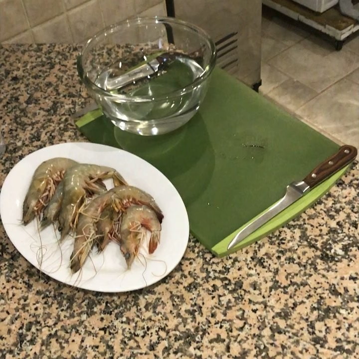 مساء الخير متابعيني .
طبختي اليوم سباجيتي عضوي مع روبيان وخثاق .اول شي صورتلكم