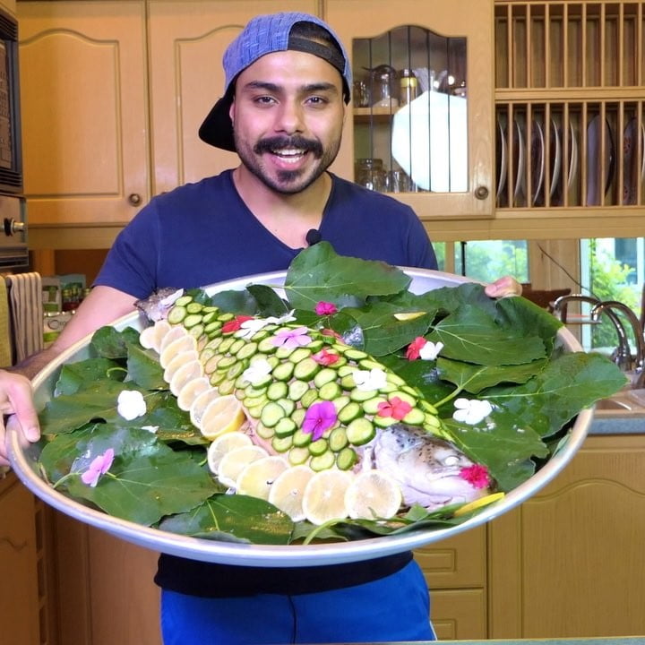 سمك السلمون المسلوق في الفرن مع صلصه كريمه الليمون Oven-Poached Salmon With Crea
