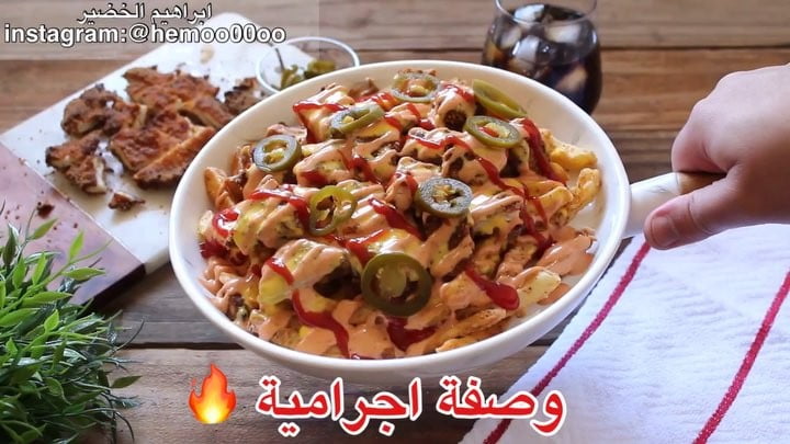 وصفتنا اليوم لذييييييييذة
٠
٠
٠
٠
اول شي نحضر الصوصات
٠
الصوص الاول :
ملعق