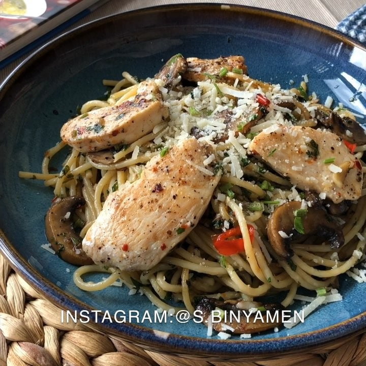 ..
-
اهلًا و سهلاً
وصفه اليوم من المفضلات بالنسبالي اسمها
Olio olio pasta  ..
ل