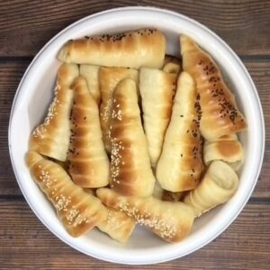 اقماع بالجبنه البيضاء