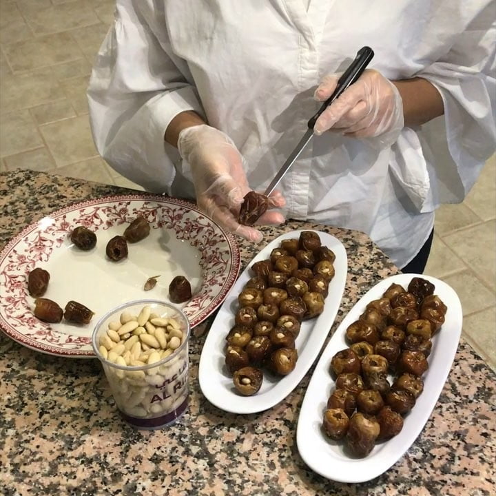 مساء الخير جميعا متابعيني .
مثل ما وعدتكم راح اسوي الرنقينة بطريقتي
وتعتبر صحية