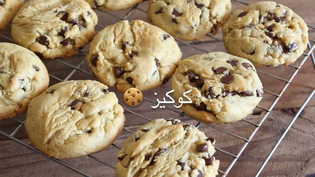 كوكيز
المقادير :
نص كوب سكر ابيض
نص كوب سكر بني
بيضة
كوبين وربع دقيق
ملعقة صغير