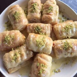 حلا البف بيستري بالقرفه