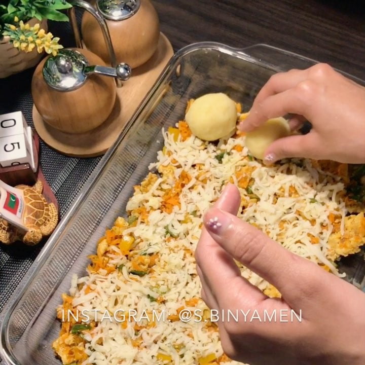 ..
-
صينية كرات البطاطس اللذيذه
الحشوه : اول شي نشوح حبه بصل ع الطاوه مع شويه زي