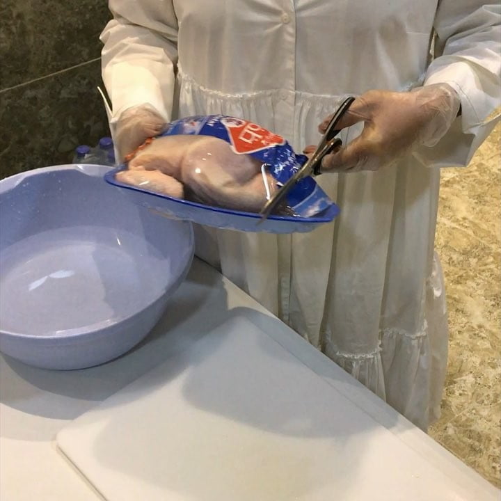 اليوم سويت دجاج مشوي مع الخضار بدون رز
بجدر المندي العجيب .
طبعا هذا الجدر يايب