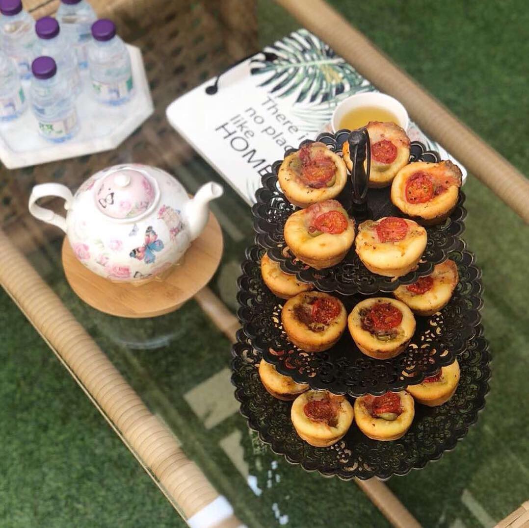 | كب بيتزآ  pizza cup |
- طريقة العجينة :- كوبين ونص طحين متعدد الاستعمالات + مل