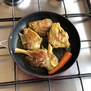 رز مع جزر وبازيلا ولحم