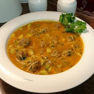 شوربه الخضار بكرات اللحم