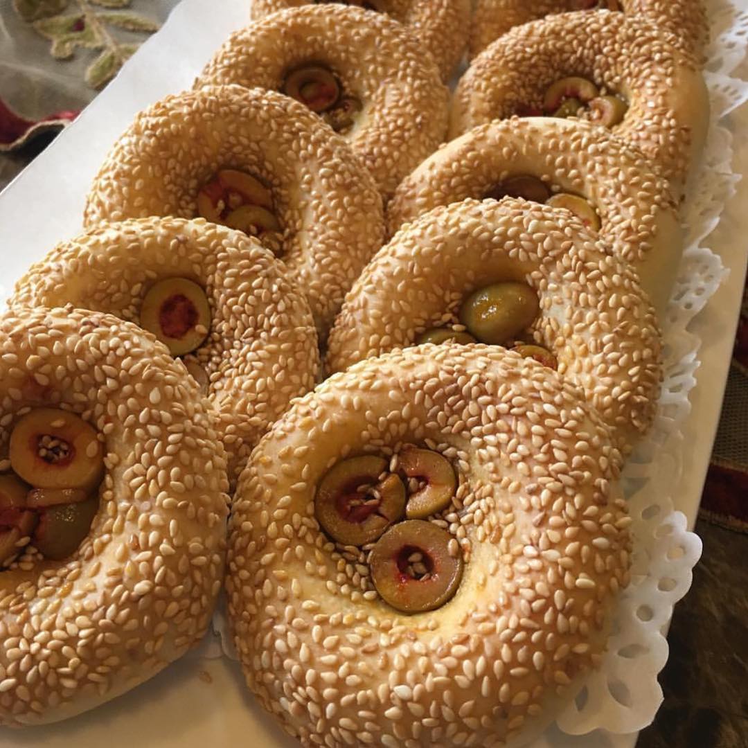عـــــسى من ضغــــط لايـــك وكــــــومنت ربــــي يــــرزقه بـــــشاره تنسيه همه