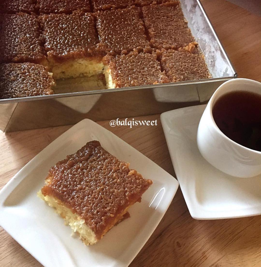 كيكة الكوكونت (جوز هند)
للكيكة:
نص كوب حليب سايل+ملعقه زبده
واغليهم عالنار واتر