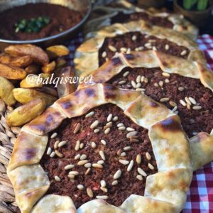 صفايح اللحم بالدبس والطحينه