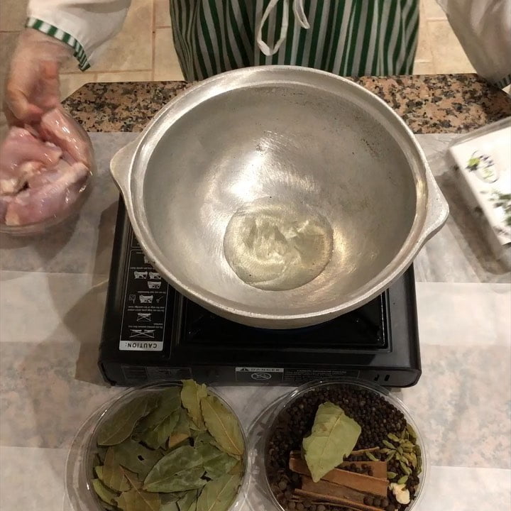 مساء الخير متابعيني.
شبزي بالدياي.
منطبعا هذا الشبزي المحموس الجاهز مو
شر