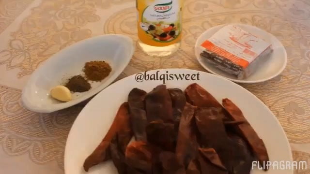 الشطه العدني او الفلفل العدني
المقادير؛
١٥حبه فلفل احمر مجفف احط عليها
مويا مغ