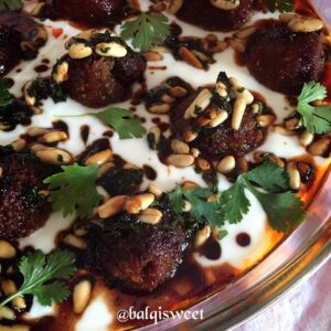 كبة مع صلصة الباذنجان ودبس الرمان