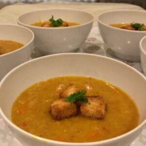 شوربة العدس بالشعيريه