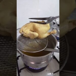 ملوخيه باللحم و بالدجاج المقلي