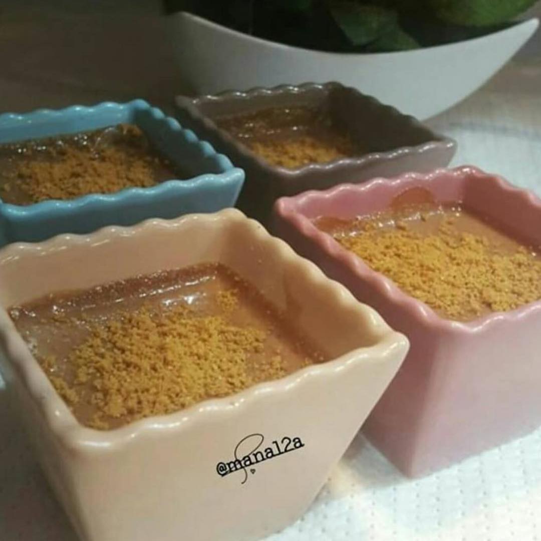 كاسات التشيز كيك
.
.
الطبقة الأولى :
بسكوت دايجستف مطحون مفروك بزبده أو قشطة
ال