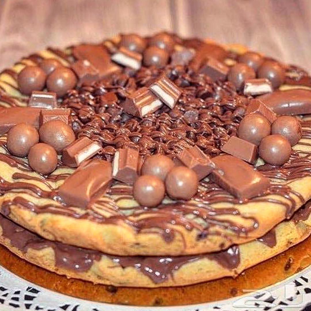 كيكة الكوكيز
المقادير
3 كوب دقيق
1 كوب سكر
2 بيض
400 غرام زبدة بحرارة الغرفة
2 ك