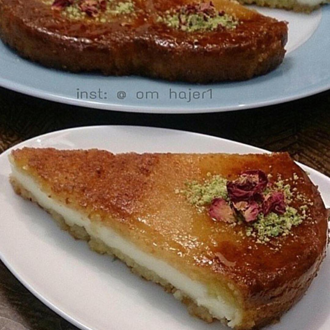 كنافه التوست. ...
.
.
الحواف ومطحون ويفضل يكون بايت_ ملعقتين طعام حليب بودره _ ا