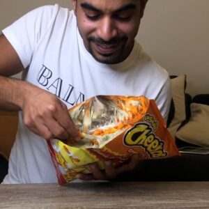 تغميسة السبانخ مع الشيبس