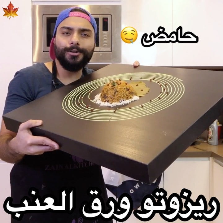 منشن عشاق ورق العنب واللي ما يحب لف الورق  الوصفة لذيذة جدآ وحامضة ولقلاقة ...ال
