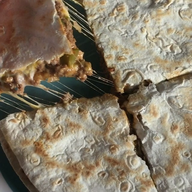 كاساديا باللحم المفروم