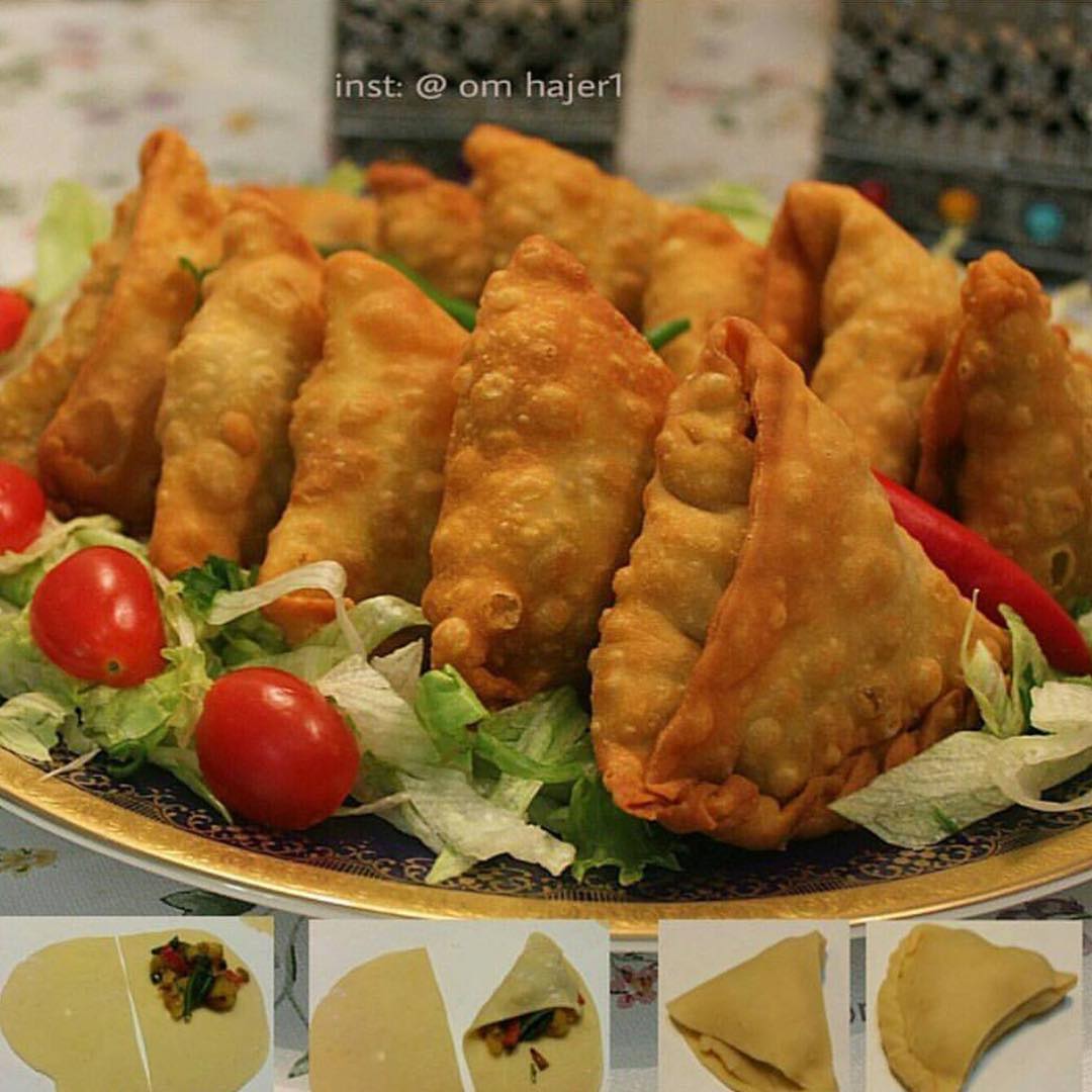 سمبوسه هنديه
العجينه
كاس دقيق حمص _ كاس وربع دقيق ابيض _ نص ملعقه صغيره بكن بودر