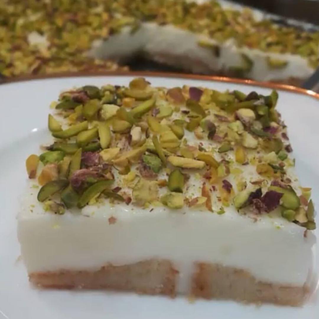 جعل من حطت لايك ربي يبشرها بما يسرها ويرزقها من حيث لاتحتسب ويحفظ لها والديها وا