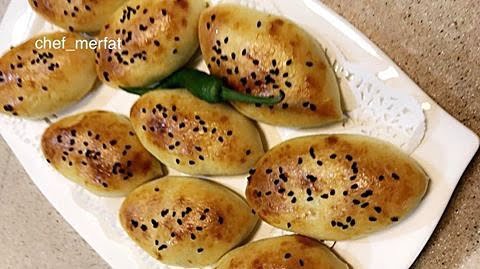 سمبوسك بالطحينةالعجينة
أربعة أكواب ونص دقيق أبيض
ثلاثة أرباع الكوب زيت
ثلاثة