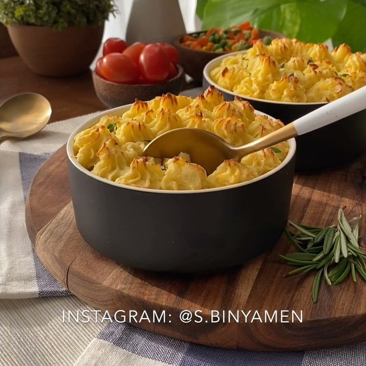 * إعلان *وصفتنا اليوم ..
Potato pie
المقادير :
لحم مفروم أمريكانا
خضار مشكل