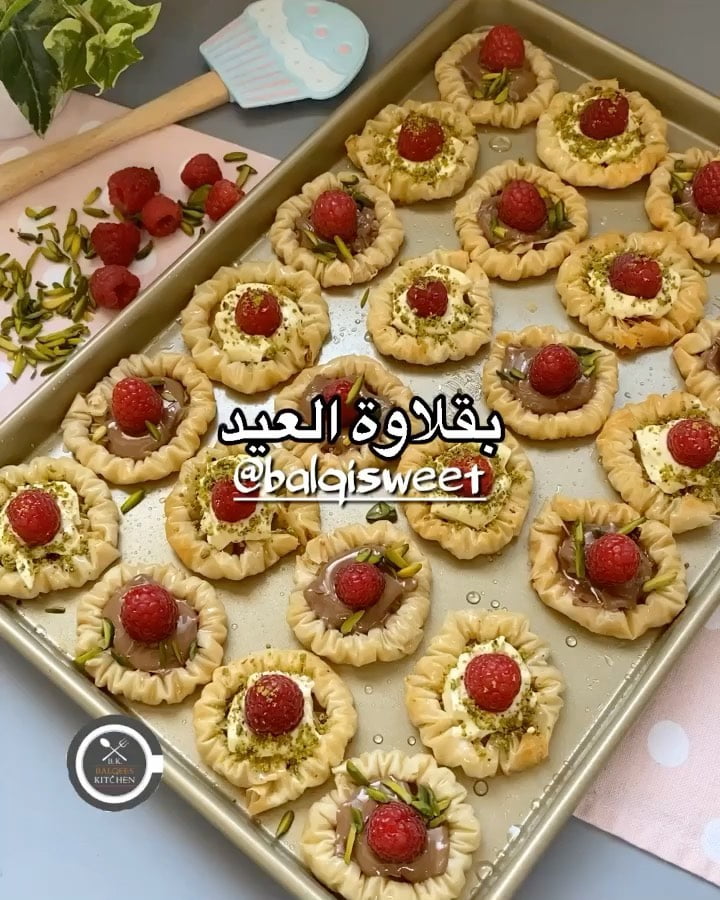 صلاة وصيام وحج ونحر واستغفار وتهليل وتكبير عبادات تجتمع في وقت واحد (عشر من ذي ا