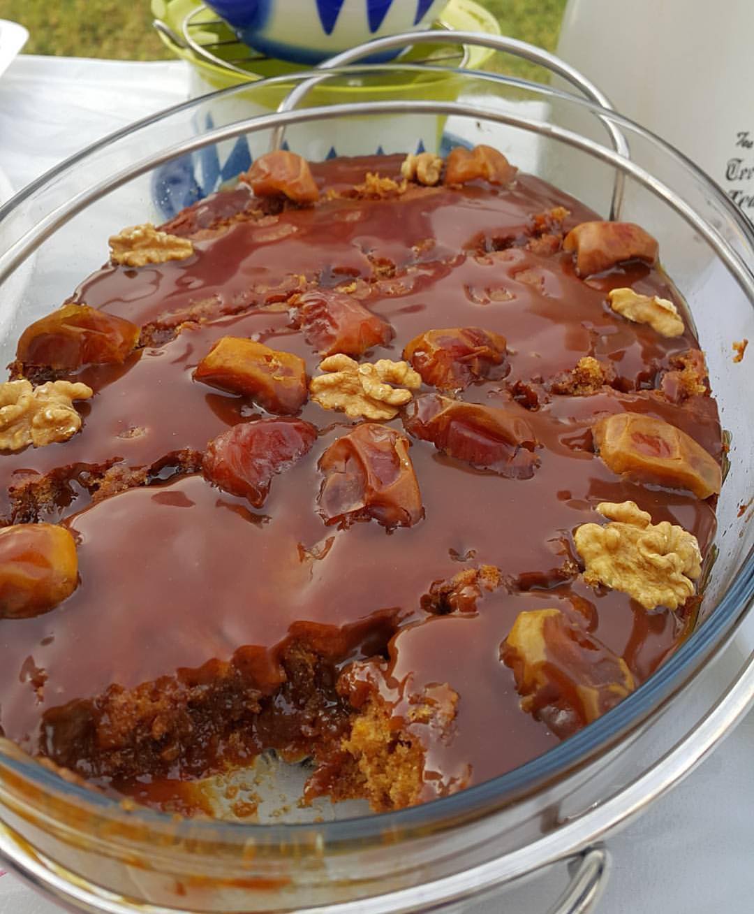 بودنغ التمر لذيذ وينوكل حار مو بارد
.
.
نخلط كوب معجون التمر مع كوب حليب علي ال